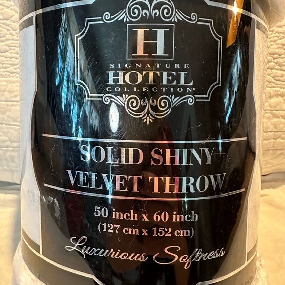 Hotel Collection Solid Plush Velvet Throw - Picture 2 of 4